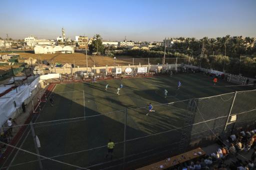 El fútbol vuelve a los territorios palestinos, pese al duelo