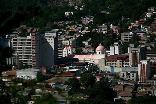 Honduras elige presidente entre izquierda y derecha bajo amenaza de Trump