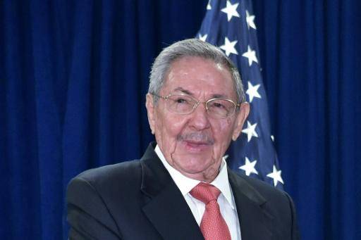 El entonces presidente de Cuba, Raúl Castro, en un encuentro con su entonces homólogo de EEUU, Barack Obama, el 29 de septiembre de 2015 en la sede de Naciones Unidas, en Nueva York