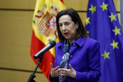 La ministr de Defensa española, Margarita Robles, habla durante una rueda de prensa tras firmar un acuerdo con su homólogo ucraniano, el 14 de marzo de 2025 en Madrid