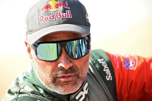 El piloto catarí Nasser Al-Attiyah durante la novena etapa del Rally Dakar, entre Wadi ad-Dawasir y Bisha, el 13 de enero de 2026