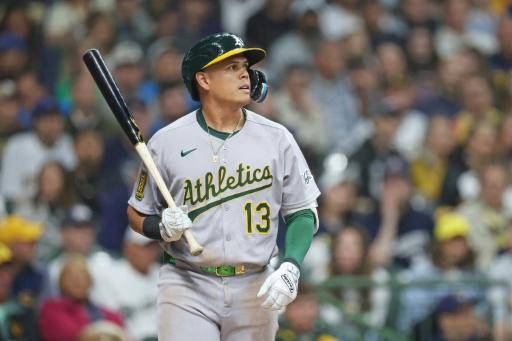 Gio Urshela durante un partido con los Atléticos de Oakland el 18 de abril de 2025