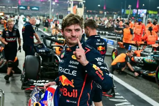 El piloto neerlandés de Red Bull Max Verstappen reacciona tras lograr la pole position en el Gran Premio de Abu Dabi luego de la sesión de clasificación disputada en el circuito de Yas Marina, el 6 de diciembre de 2025