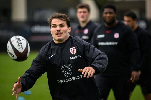 Antoine Dupont en un entrenamiento con el Stade Toulousain. En Toulouse (sur de Francia), el 24 de noviembre de 2025