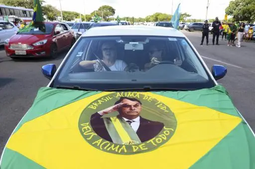 Unos partidarios del expresidente de Brasil Jair Bolsonaro marchan, el 11 de enero de 2026 en Brasilia, en demanda de la amnistía para los encarcelados por el intento de golpe de Estado en enero de 2023