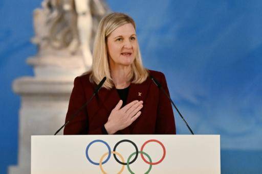 La presidenta del COI, Kirsty Coventry, durante su discurso en la ceremonia de encendido de la llama olímpica para los Juegos de Invierno de Milán-Cortina, en el Museo de la Antigua Olimpia, sur de Grecia, el 26 de noviembre de 2025
