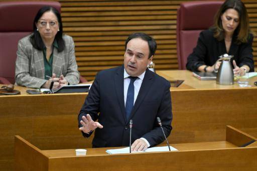 Juan Francisco Pérez Llorca, el 27 de noviembre de 2025 en su debate de investidura en las Corts de la Comunidad Valenciana, en Valencia, como presidente regional, sustituyendo a Carlos Mazón, que dimitió un año después de las inundaciones de la dana