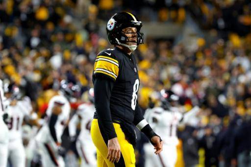 Aaron Rodgers durante la derrota de los Pittsburgh Steelers ante los Houston Texans el 12 de enero de 2026