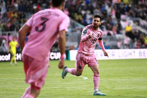 Lionel Messi celebra el gol número 900 de su carrera, logrado en el empate del Inter Miami ante Nashville SC en la Copa de Campeones de la Concacaf el 18 de marzo de 2026