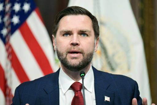 El vicepresidente de EEUU, JD Vance, habla durante un acto en la Casa Blanca, el 27 de marzo de 2026 en Washington