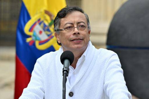 El mandatario colombiano, Gustavo Petro, habla tras votar durante las últimas elecciones presidenciales, el 31 de mayo de 2026 en Bogotá