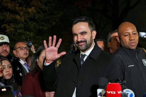 Zohran Mamdani, quien se define como socialista e hizo campaña para reducir los costos para los neoyorquinos de a pie, lideraba la carrera por siete puntos.