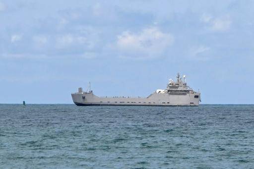 Un buque militar israelí se dirige al puerto de Ashdod, unos 40 km al sur de Tel Aviv, el 20 de mayo de 2026, después de que las fuerzas israelíes interceptaran a la nueva flotilla para Gaza