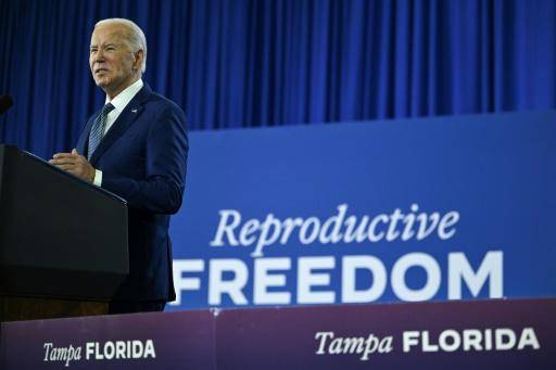 El presidente de Estados Unidos, Joe Biden, pronuncia un discurso de campaña sobre el derecho al aborto en Tampa (Florida), Estados Unidos, el 23 de abril de 2024