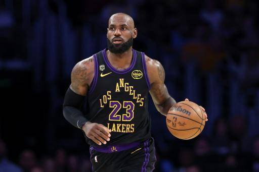 LeBron James durante un partido de Los Angeles Lakers ante Oklahoma City Thunder el 11 de mayo de 2026