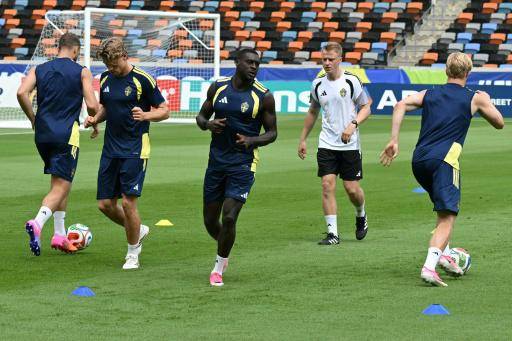 Los jugadores de Suecia participan en una sesión de entrenamiento en Houston (Texas, EEUU) el 19 de junio de 2026, en la víspera del partido del Grupo F de la Copa Mundial de Fútbol contra los Países Bajos
