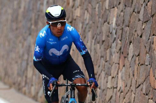 El ciclista colombiano del equipo Movistar, Nairo Quintana, pedalea en una escapada durante la 17.ª etapa de la 107.ª edición del Giro de Italia, un recorrido de 159 km entre Selva di Val Gardena y Passo del Brocon, el 22 de mayo de 2024