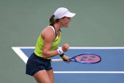 La española Kaitlin Quevedo en juego ante la belga Elise Mertens en la primera ronda del US Open, en el USTA Billie Jean King National Tennis Center, en Flushing Meadows, Nueva York, el 1 de septiembre de 2026