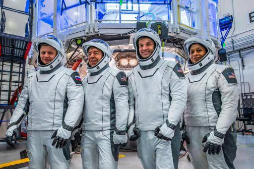 Los integrantes de la misión espacial Crew 8, antes de su despegue hacia la Estación Espacial Internacional.