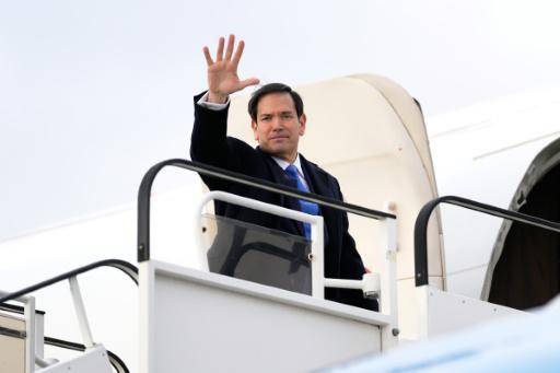El secretario de Estado de EEUU, Marco Rubio, parte del aeropuerto de Bratislava el 15 de febrero de 2026