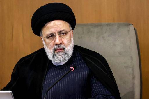 El presidente iraní, Ebrahim Raisi, dirige una reunión de su gabinete el 2 de abril de 2024 en Teherán