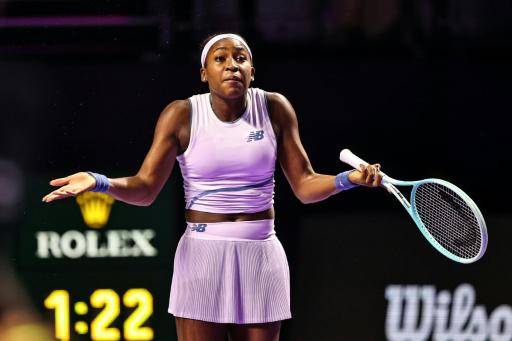 Coco Gauff durante su derrota ante Jessica Pegula en la primera jornada de su grupo del Masters femenino. En Riad (Arabia Saudita), el 2 de noviembre de 2025