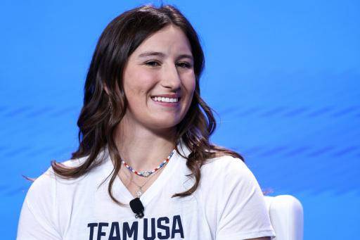 La esquiadora Lauren Macuga, en una rueda de prensa de los deportistas de los Juegos Olímpicos de Invierno de Milán-Cortina, el 28 de octubre de 2025 en Nueva York