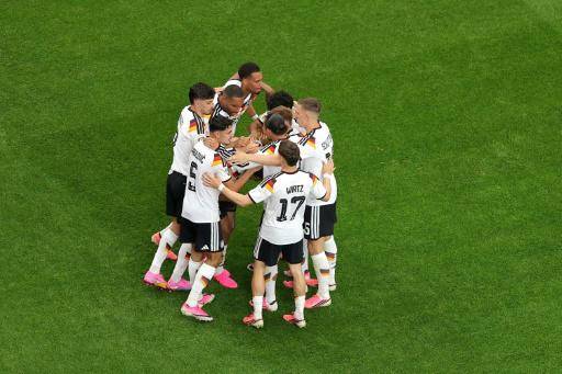 El futbolista Jamal Musiala celebra con sus compañeros el triunfo de Alemania ante Curazao en Houston (Texas, EEUU), durante la Copa del Mundo, el 14 de junio de 2026