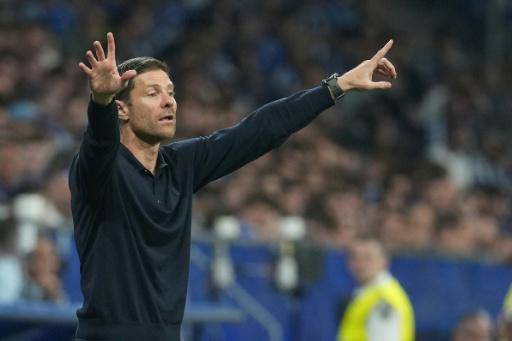 El entrenador del Real Madrid Xabi Alonso gesticula durante el partido de LaLiga contra el Oviedo, en el Estadio Carlos Tartiere de Oviedo (norte), el 24 de agosto de 2025