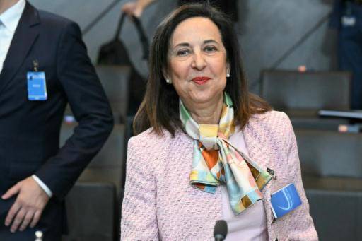 La ministra de Defensa española, Margarita Robles, llega a una reunión con sus homólogos de los países de la OTAN, el 15 de octubre de 2025 en Bruselas