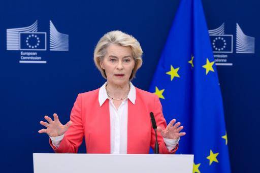 Ursula von der Leyen, presidenta de la Comisión Europea, habla durante una rueda de prensa el 13 de julio de 2026 en Bruselas