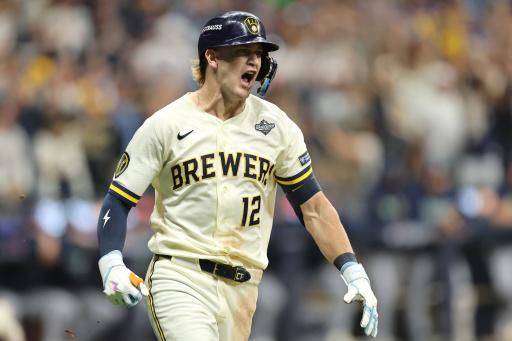 El novato Cooper Pratt celebra su hit decisivo en el triunfo de los Cerveceros de Milwaukee ante los Rays de Tampa Bay en la Serie Mundial el 24 de octubre de 2026