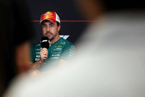 El piloto español de Aston Martin Fernando Alonso comparece durante una rueda de prensa previa al Gran Premio de F1 de Catalunya, el 11 de junio de 2026 en el circuito de Montmeló