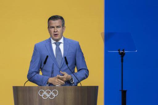 El presidente de la AMA Witold Banka durante su discurso en la 144ª sesión del Comité Olímpico Internacional, en Costa Navarino (Grecia) el 21 de marzo de 2025