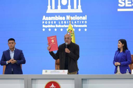 El presidente de la Asamblea Nacional de Venezuela, Jorge Rodríguez (c), durante una sesión en Caracas el 31 de julio de 2026