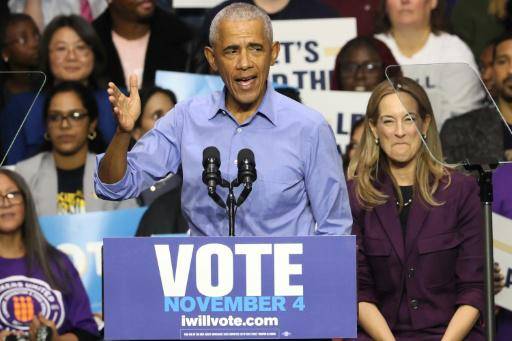 El expresidente de EEUU, Barack Obama, en un mitin de campaña para la candidata demócrata a la gobernación de Nueva Jersey, Mikie Sherrill (d), antes de las elecciones estatales del 4 de noviembre de 2025