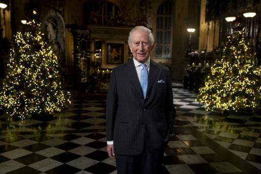 El rey Carlos III durante la grabación de su mensaje navideño en la abadía de Westminster, en Londres, el 11 de diciembre de 2025