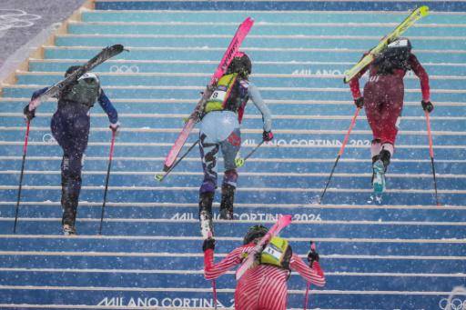 Varias esquiadoras participan en la prueba de esprint de esquí de montaña en los Juegos Olímpicos de Invierno de Milán-Cortina, el 19 de febrero de 2026 en Bormio, al norte de Italia