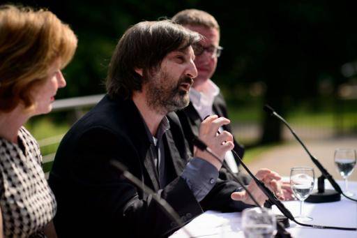 El arquitecto chileno Smiljan Radic Clarke durante una rueda de prensa en el Pabellón de la Serpentine Gallery de Londres, el 24 de junio de 2014