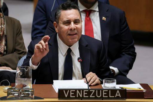 El embajador venezolano Samuel Moncada habla durante una sesión del Consejo de Seguridad de la ONU sobre las acciones militares de EEUU en Venezuela, el 23 de diciembre de 2025 en Nueva York