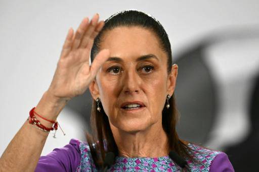 La presidenta de México, Claudia Sheinbaum, en una rueda de prensa en el Palacio Nacional, en Ciudad de México, el 30 de abril de 2026