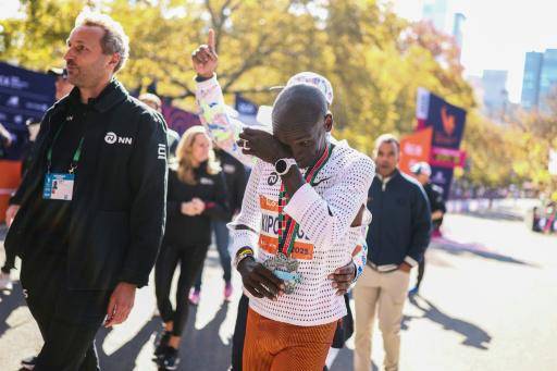 Kipchoge correrá 7 maratones en 7 continentes entre 2026 y 2027