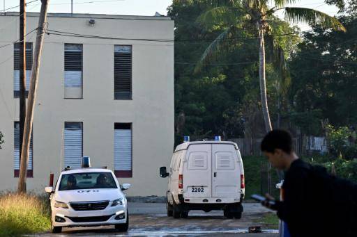 Condenan en Cuba a cadena perpetua a exministro de Economía