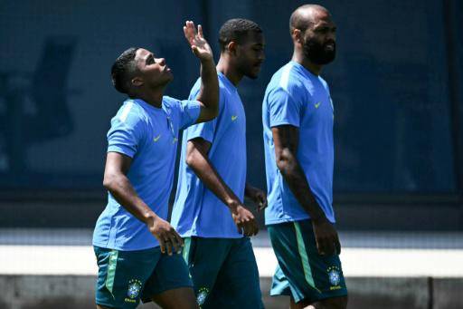 Los meninos piden pista en un Brasil que aguarda por Neymar