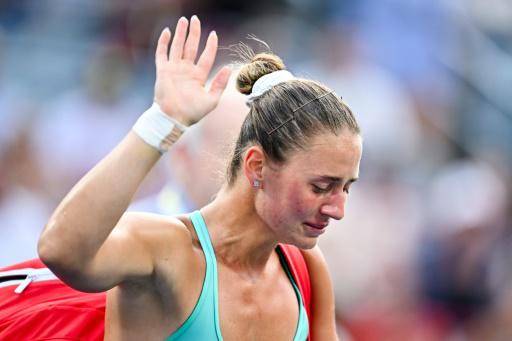 Rybakina avanza a semifinales de WTA 1000 de Canadá por abandono de Kostyuk