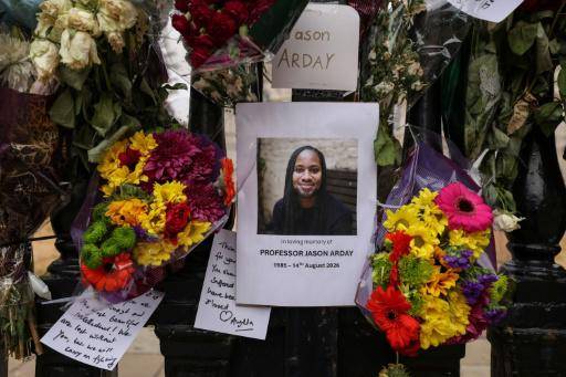 La prensa británica, señalada con el dedo tras la muerte del profesor negro de Cambridge