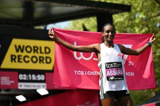 El maratón de Londres, entre el deporte y la fiesta popular