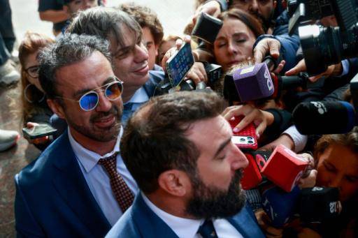 El principal acusado presionó por la internación domiciliaria de Maradona, dice su hija en el juicio por su muerte