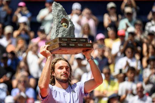 Tenista Stefanos Tsitsipas logra en Gstaad su primer título en 16 meses