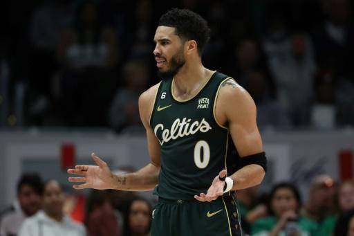Tatum y Brown amarran a Giannis y los Celtics machacan a los Bucks